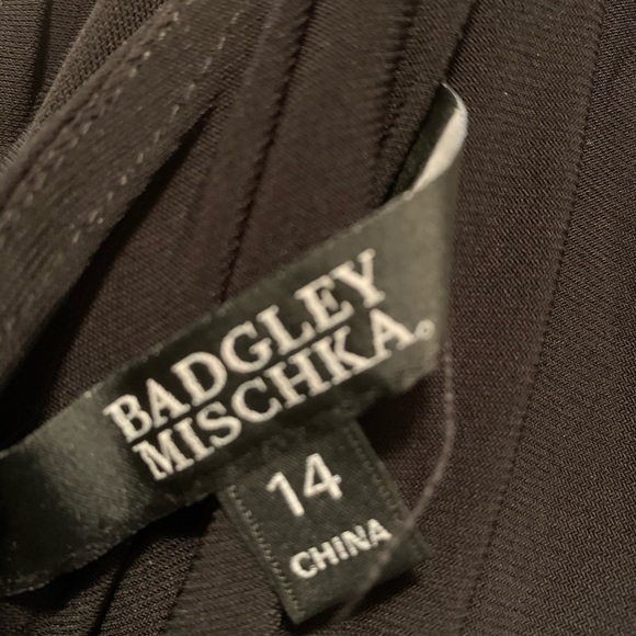 Badgley Mischka dolman top w embellished sleeves - Picture 5 of 8